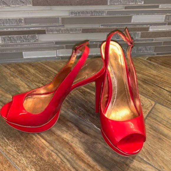 Red Patent BCBG Pumps size 7.5 - Picture 1 of 3